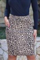Saia feminina, estampada em onça, longa tamanho m Saia feminina, estampada em onça, longa tamanho m