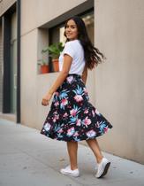 Saia midi floral cintura alta Saia midi floral cintura alta
