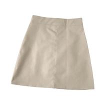 Saia Mini Feminina De Cintura Alta Em material sintético, Saia Curta Em PU Com Shorts Embutidos, Preto Saia Mini Feminina De Cintura Alta Em material sintético, Saia Curta Em PU Com Shorts Embutidos, Preto