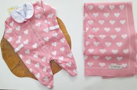 Saída de maternidade em tricot Rosa bebê com estampa de coração