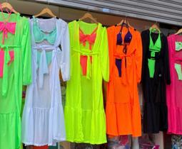 Saída de praia longa- flor do biquíni