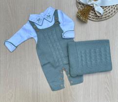 Saída Maternidade Menino Cavalinho Tricot Premium 3 Peças Jardineira + Body + Manta Saída Maternidade Menino Cavalinho Tricot Premium 3 Peças Jardineira + Body + Manta