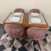 Sala de Jantar Mesa Elástica Ipê com 4 Cadeiras Dilly Giratórias