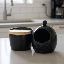 Saleiro 500g + Porta Alho em Cerâmica Premium COR:PRETO Saleiro 500g + Porta Alho em Cerâmica Premium COR:PRETO