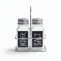 Saleiro e Pimenteiro de Vidro com Suporte Aramado Prata 2 Peças 100ml Porta Condimentos Gustto Elegante, Jogo de Temperos para Cozinha e Mesa Saleiro e Pimenteiro de Vidro com Suporte Aramado Prata 2 Peças 100ml Porta Condimentos Gustto Elegante, Jogo de Temperos para Cozinha e Mesa