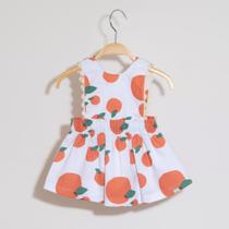 Salopete Bebê Menina Branca com Estampa de Laranja Keko
