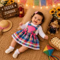 Salopete Junina menina Bebê Mesversário Ensaio Profissional Salopete Junina menina Bebê Mesversário Ensaio Profissional