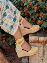 Sandália Anabela Alta Romero Camurça Amarelo