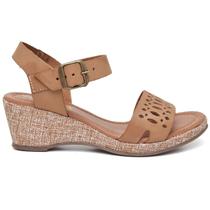 Sandália Anabela Feminina em Couro Conforto com Fivela Percurso Calçados Areia Tamanho:34Cor:BegeGênero:Feminino
