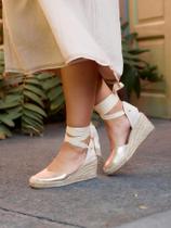 Sandália Anabela Média Romero Camurça Dourado Metalizado