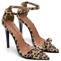Sandália Bico Folha Salto Alto Fino Tiras Finas Pelo Onça Ella's Sandália Bico Folha Salto Alto Fino Tiras Finas Pelo Onça Ella's