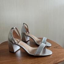 Sandália Clássica Rasteira com Detalhes de Strass Macia e confortável 6cm
