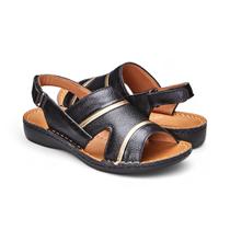 Sandália com elástico Couro Preto com Dourado Levecomfort Sandália com elástico Couro Preto com Dourado Levecomfort
