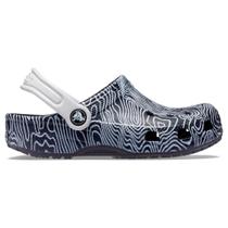 Sandália crocs classic topographic clog deep navy/multi