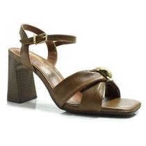 Sandália de Couro e Salto Bloco Via Marte 319-002-01