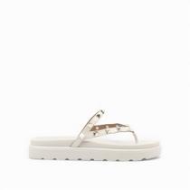 Sandália Detalhe Metal