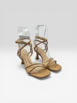 Sandália Feminina De Salto Fino Com Tiras Delicadas Marrom Sandália Feminina De Salto Fino Com Tiras Delicadas Marrom