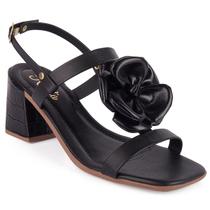 Sandália Feminina Preta com Salto Bloco Médio Bico Quadrado e Detalhe de Flor na Tira Ideal Para Eventos Sociais e Festa