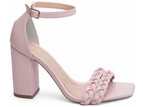 Sandália Feminina Salto Alto Cor Rosa com Fivela de Ajuste Sandália Feminina Salto Alto Cor Rosa com Fivela de Ajuste
