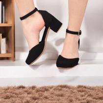 Sandália Feminina Salto Bloco Fechada com Fivela Estilo Sapato Feminino Salto Grosso Conforto e Elegância Sandália Feminina Salto Bloco Fechada com Fivela Estilo Sapato Feminino Salto Grosso Conforto e Elegância