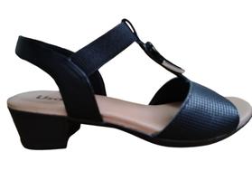 Sandália feminina Usaflex couro preto macio salto bloco