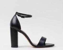 Sandália Gisele CBK Salto Alto Grosso Couro Preto Sandália Gisele CBK Salto Alto Grosso Couro Preto