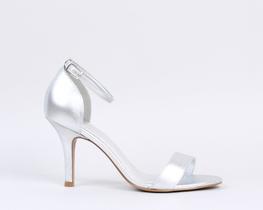 Sandália Gisele Salto Fino 7cm Couro Prata CBK Sandália Gisele Salto Fino 7cm Couro Prata CBK
