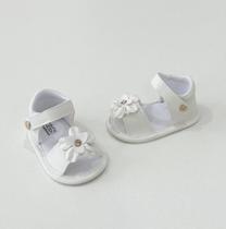 Sandália Infantil Branca Klin Flor Aplicada Menina Conforto Primeiros Passos Fashion Festa Batizado Passeio
