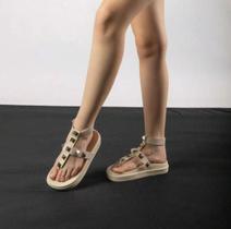 Sandália Papete Plataforma Feminina Com Detalhes de Piramide - Beanna Calçados
