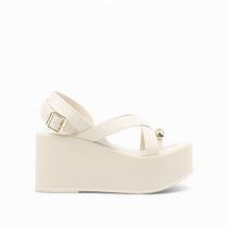 Sandália Plataforma Enfeite Metal