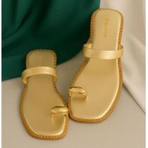 Sandália Rasteira Chinelo Rasteirinha Feminina de Dedo com Detalhes de ABS Dourado Trabalhada Confor Sandália Rasteira Chinelo Rasteirinha Feminina de Dedo com Detalhes de ABS Dourado Trabalhada Confor