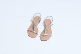 Sandalia rasteira feminina com reajuste