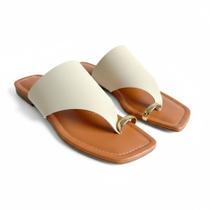 Sandália Rasteira Feminina Slide Leve Confortável Casual Moderna com Detalhede Anel no Dedo em Dourado