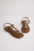 Sandália Rasteira Littz Com Detalhes Metalizados Conforto E Estilo Emperador Sandália Rasteira Littz Com Detalhes Metalizados Conforto E Estilo Emperador