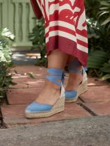 Sandália Romero Anabela 8 cm Camurça Azul Jeans Sandália Romero Anabela 8 cm Camurça Azul Jeans