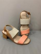 Sandália salto baixo feminina cor marrom + pêssego + creme. Marca Deon Sandália salto baixo feminina cor marrom + pêssego + creme. Marca Deon