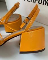 Sandália Salto Bloco laranja Tam 35