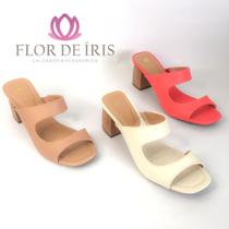 Sandália salto madeira flor de íris