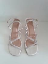 Sandália Salto Médio