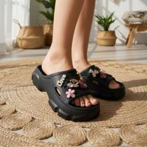 Sandália Tamanco Plataforma Babuche Nuvem Yvate Pin Botton -