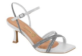 Sandália Vizzano Feminina Salto Médio Fino Preta Com Tiras Prateadas Branco/Cristal Salto: 7 cm Sandália Vizzano Feminina Salto Médio Fino Preta Com Tiras Prateadas Branco/Cristal Salto: 7 cm