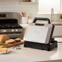 Sanduicheira Inox Multiuso Oster Antiaderente 1000w 220v