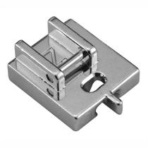 Sapata de Metal com Guia base larga p/ pregar Zipper Invisível (Engate largo) - Máquina Doméstica - Singer RJ-601-ZN