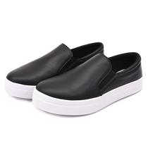 Sapatênis Feminino Slip on em Couro Izabela Araújo - 700 - Preto