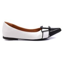 Sapatilha Bico Fino De Fivela Preto e Branco Tendencia Confort