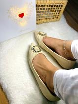 Sapatilha de bico fino com detalhe Sapatilha de bico fino com detalhe