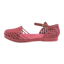 Sapatilha feminina com fivela confortável