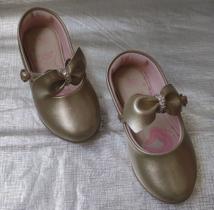 Sapatilha Feminina para Bebê dourada com laço composto por pedrarias e strass