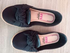 Sapatilha preta bem estilosa