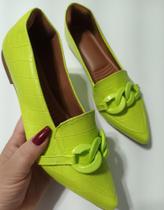Sapatilha verde com fivela confort Sapatilha verde com fivela confort